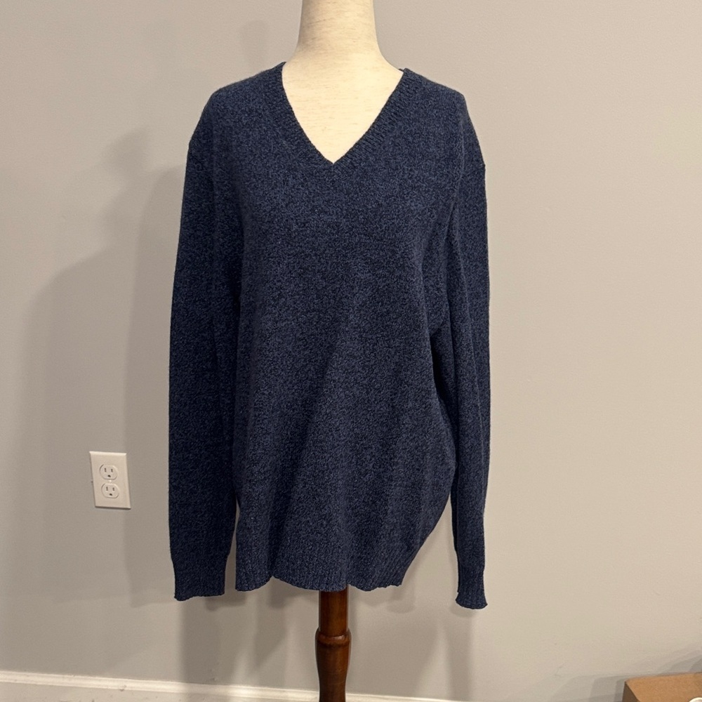 Banana Republic Men's Navy Blue V Neck Sweater Large